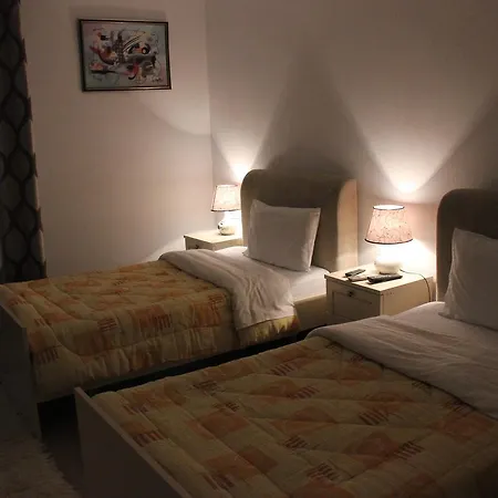 Hotel Kuksit *