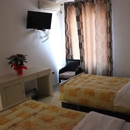 Kuksit Hotel