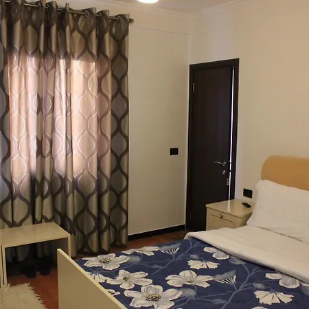 Hotel Kuksit *