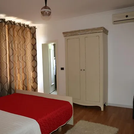 Kuksit Hotel